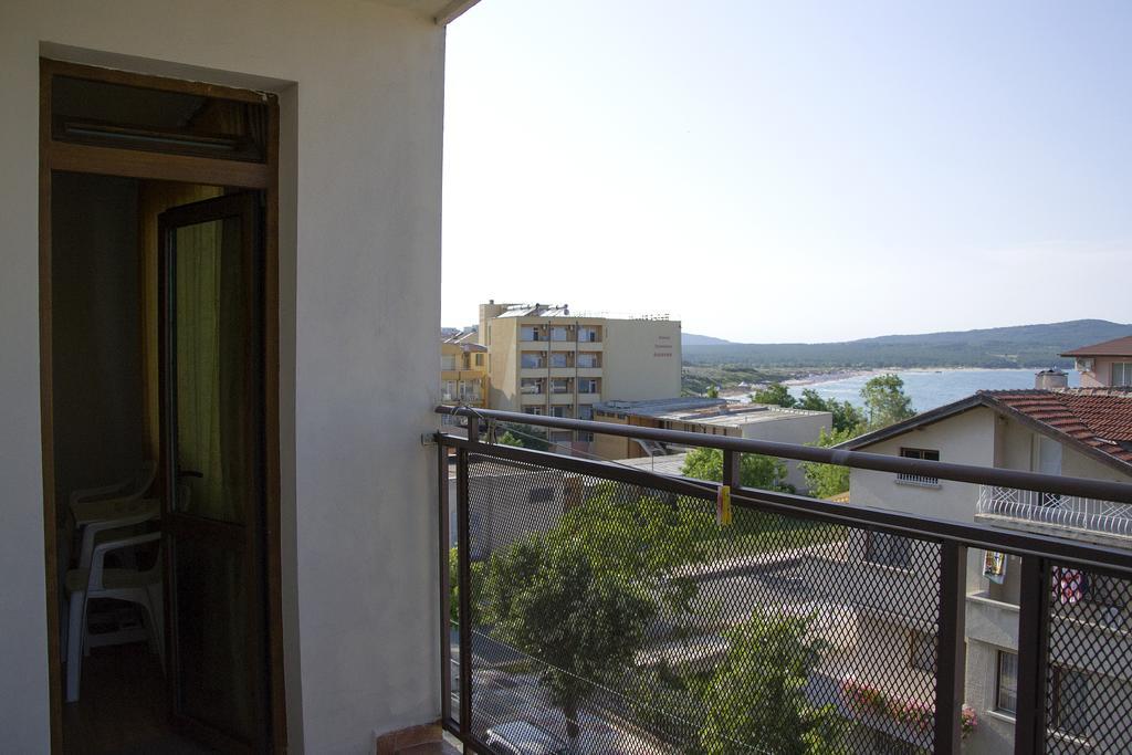 Paunovi Guest House Primorsko Esterno foto