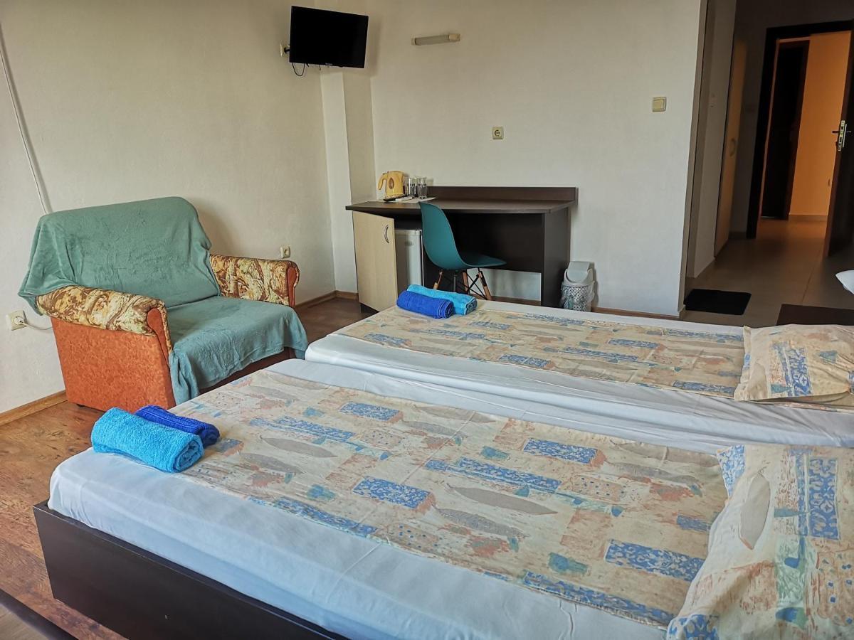 Paunovi Guest House Primorsko Esterno foto