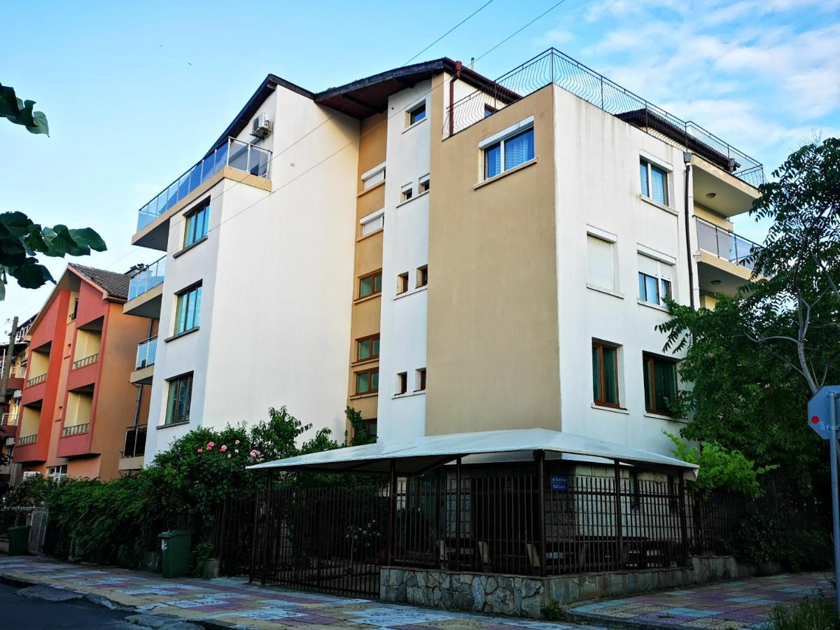 Paunovi Guest House Primorsko Esterno foto
