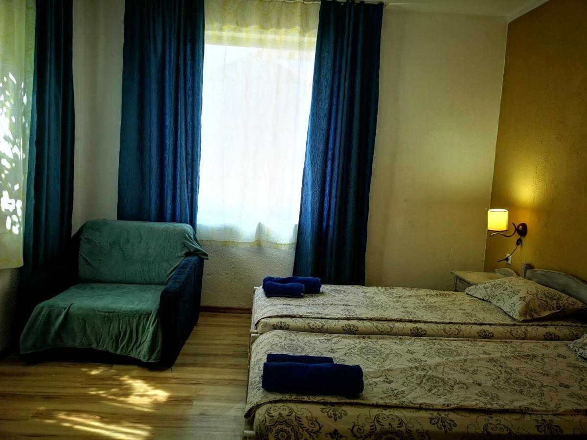 Paunovi Guest House Primorsko Esterno foto