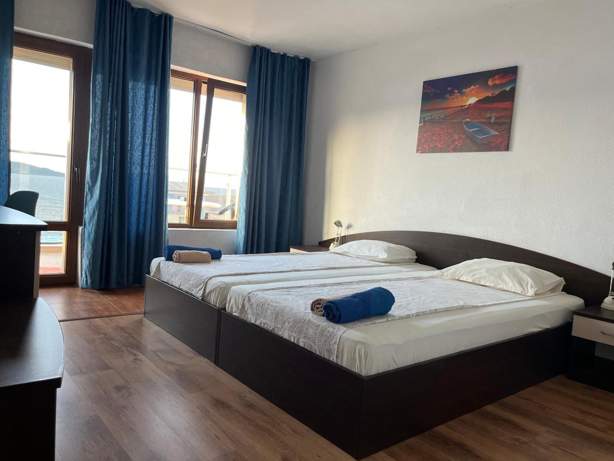 Paunovi Guest House Primorsko Esterno foto