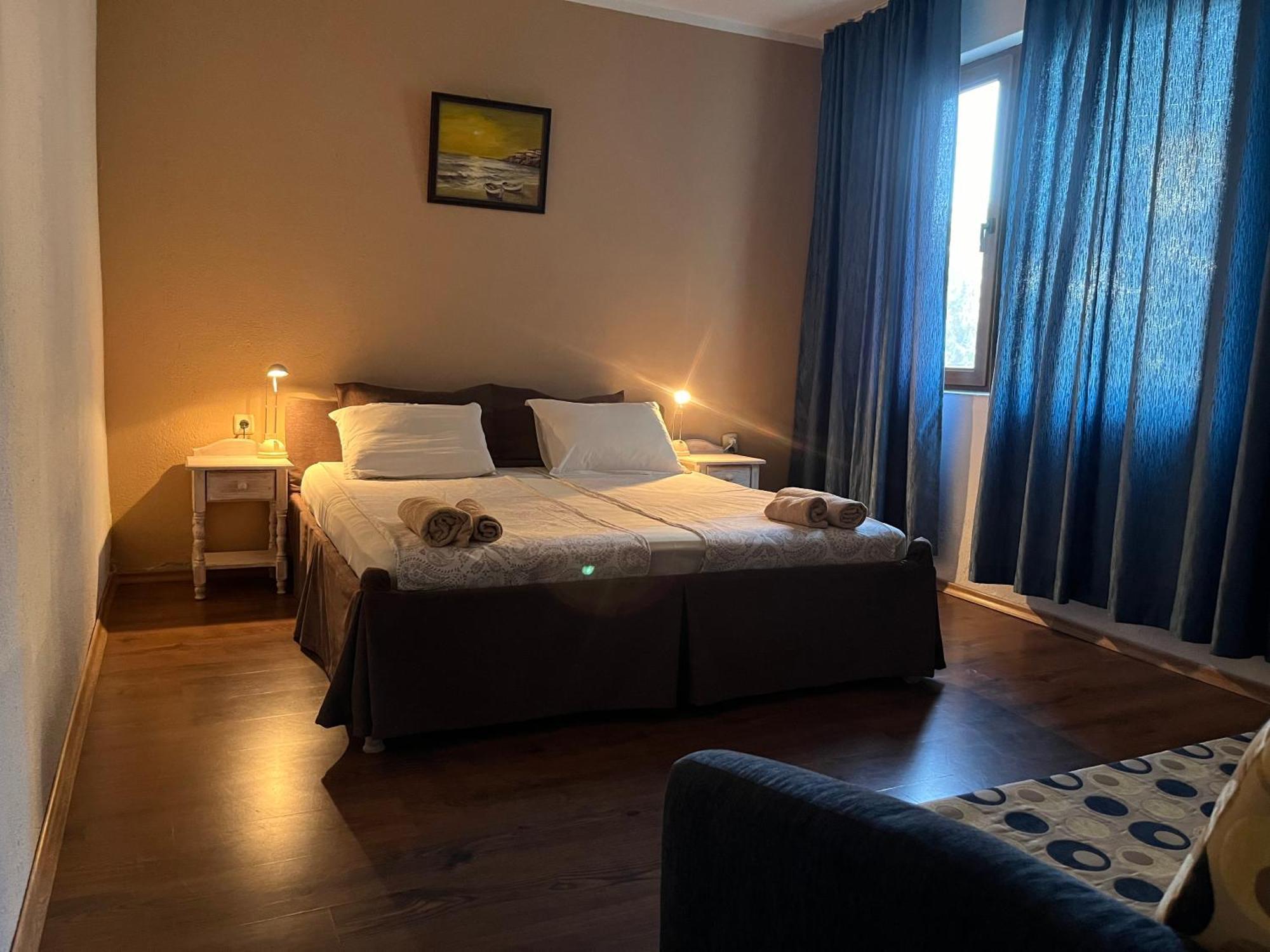 Paunovi Guest House Primorsko Esterno foto